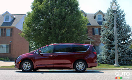 Chrysler Grand Caravan 2021, profil